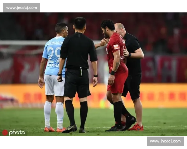 中超焦点之战卓尔对决上海上港冲击榜首悬念升级强强碰撞看点十足 中超焦点之战卓尔对决上海上港冲击榜首悬念升级强强碰撞看点十足